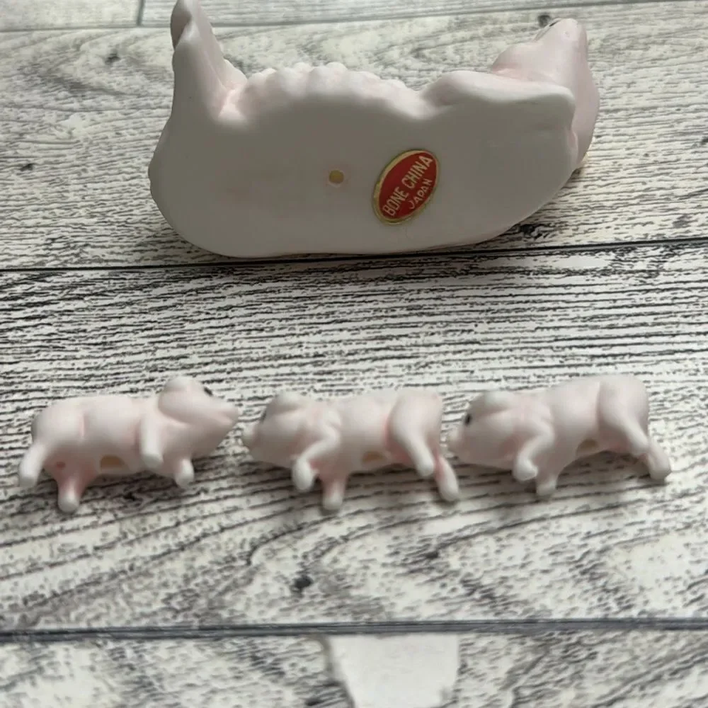 Vintage Bone China Miniature Momma Pigs & 3 Piglets